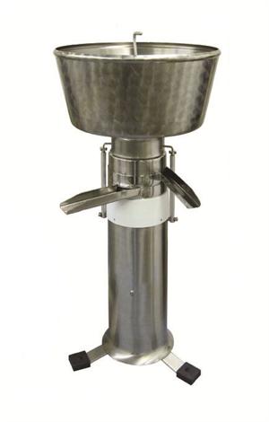 Separator, elektrisk. Kapasitet 600 liter mj�lk i timman